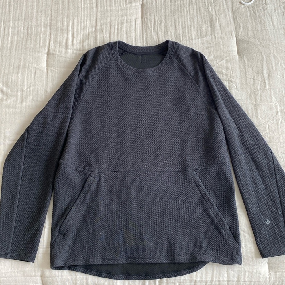 Men’s Lululemon Waffle Knit Crewneck with front pocket. Size L. Great condition